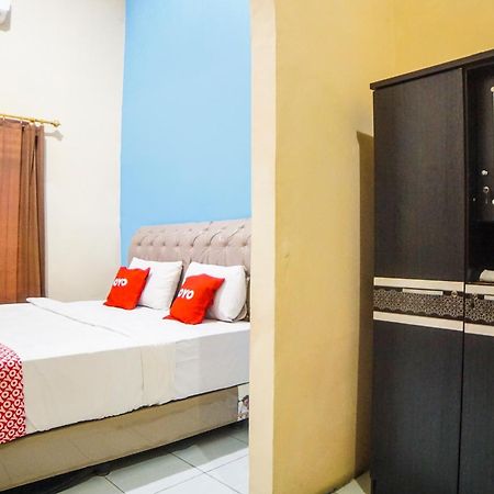 Oyo 92076 Sky Residence Cengkeh Медан Екстер'єр фото